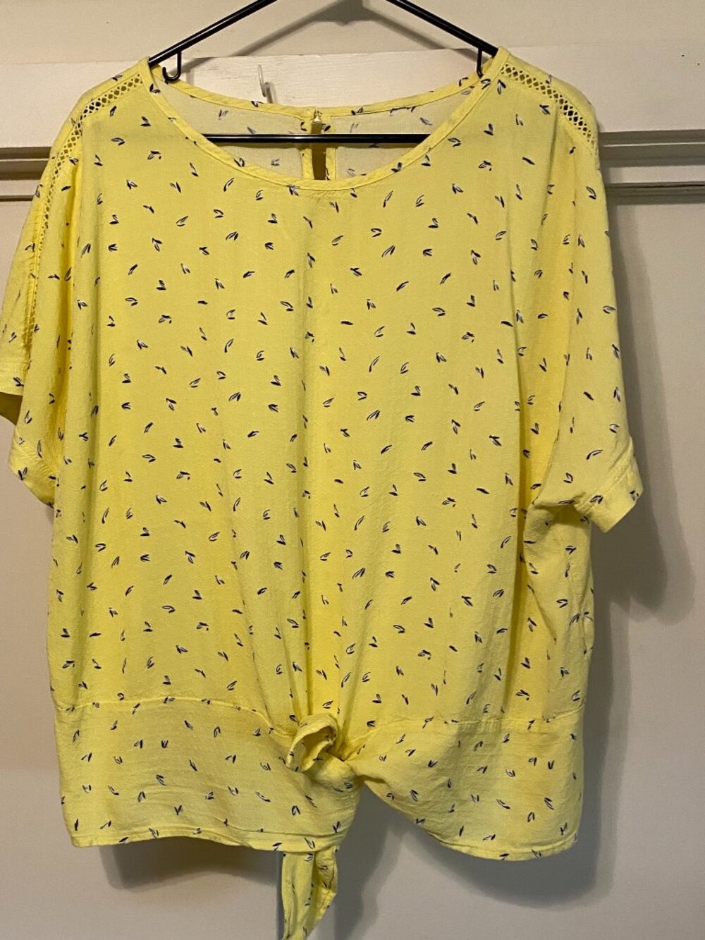 Buffalo David Bitton, short sleeve, 100% viscose, yellow tunic w/knot, size XXL